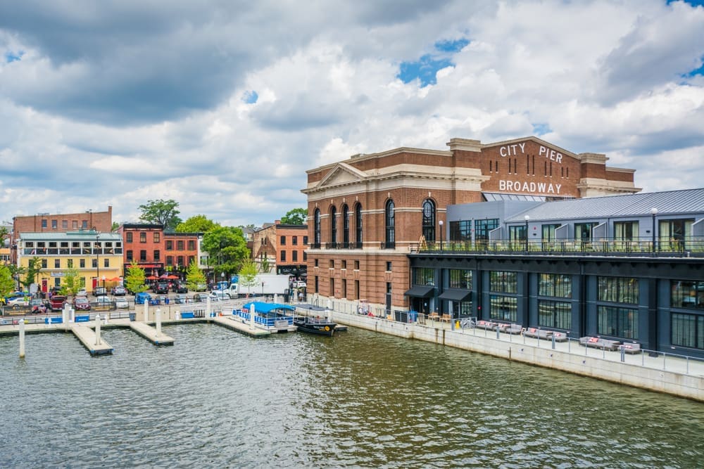 Inner Harbor Boat AC 